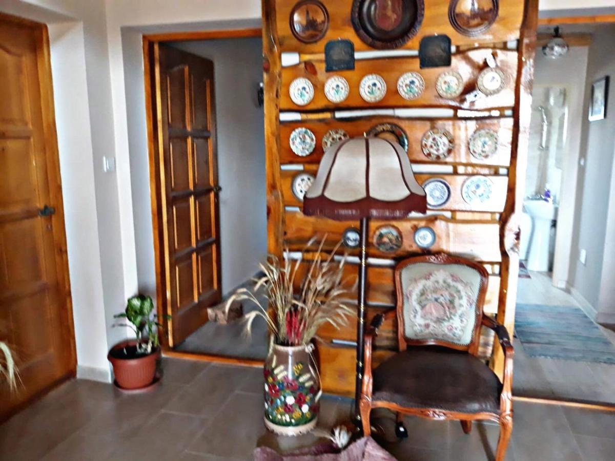 Apartamento La Curtea Veche Lapus Exterior foto
